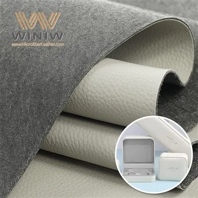 Priťahuje silikónová kožená tkanina ľahko prach?